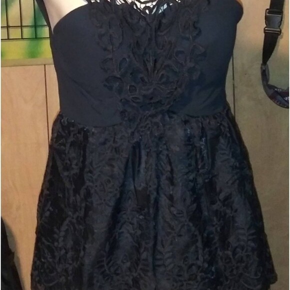 Black Embroidered Party Top XS - Picture 2 of 5